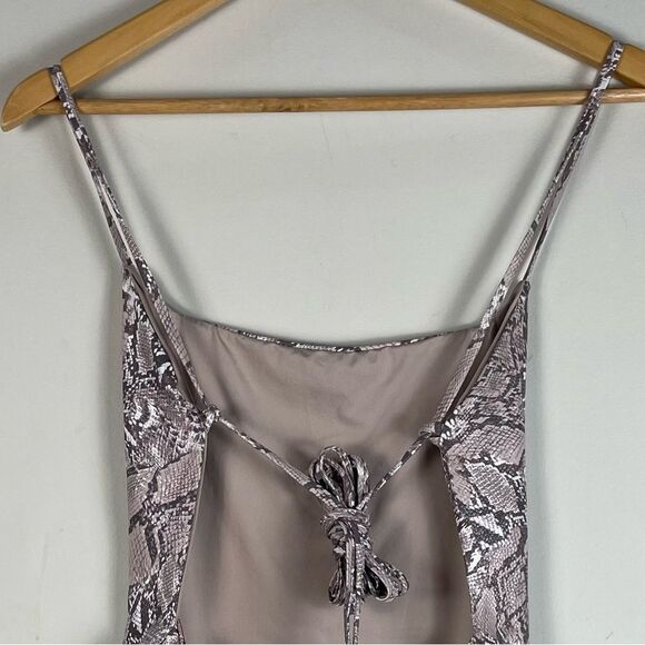 Good American Barely There One-Piece Swimsuit in Sand Snake Size XL NEW - Picture 9 of 12